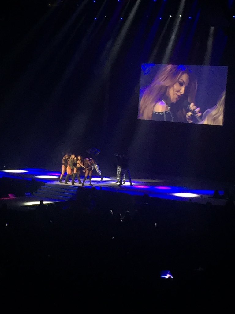 hotpotakis's tweet photo. @LittleMix LOOK AT JESY!! WHAT A BABE❤ #littlemixtour #littlemixphoenix https://t.co/L1blLrUBMc