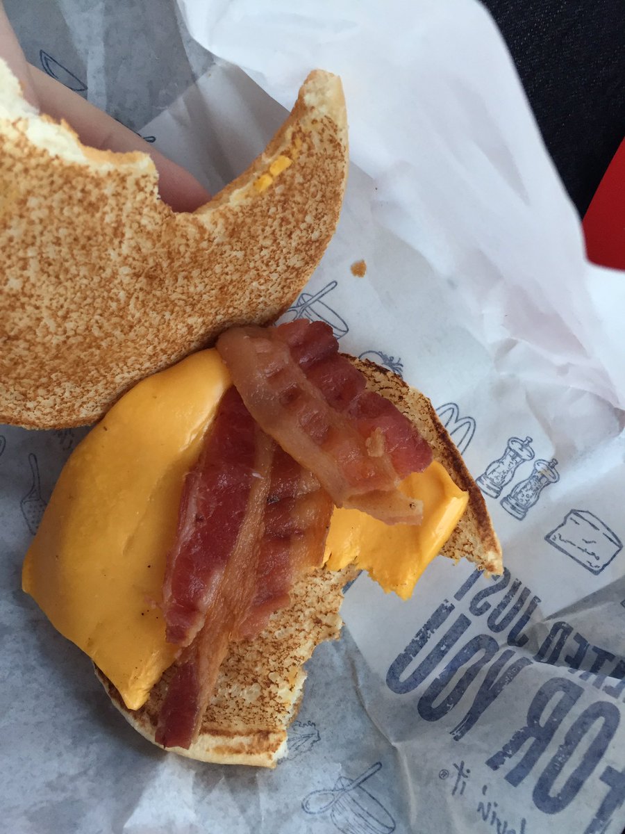 landocal96's tweet photo. @McDonalds Today I ordered a Bacon Cheeseburger: Plain. When I got the sandwich, it was so plain it was just bacon and cheese #wheresthebeef https://t.co/rv5wifV4bp