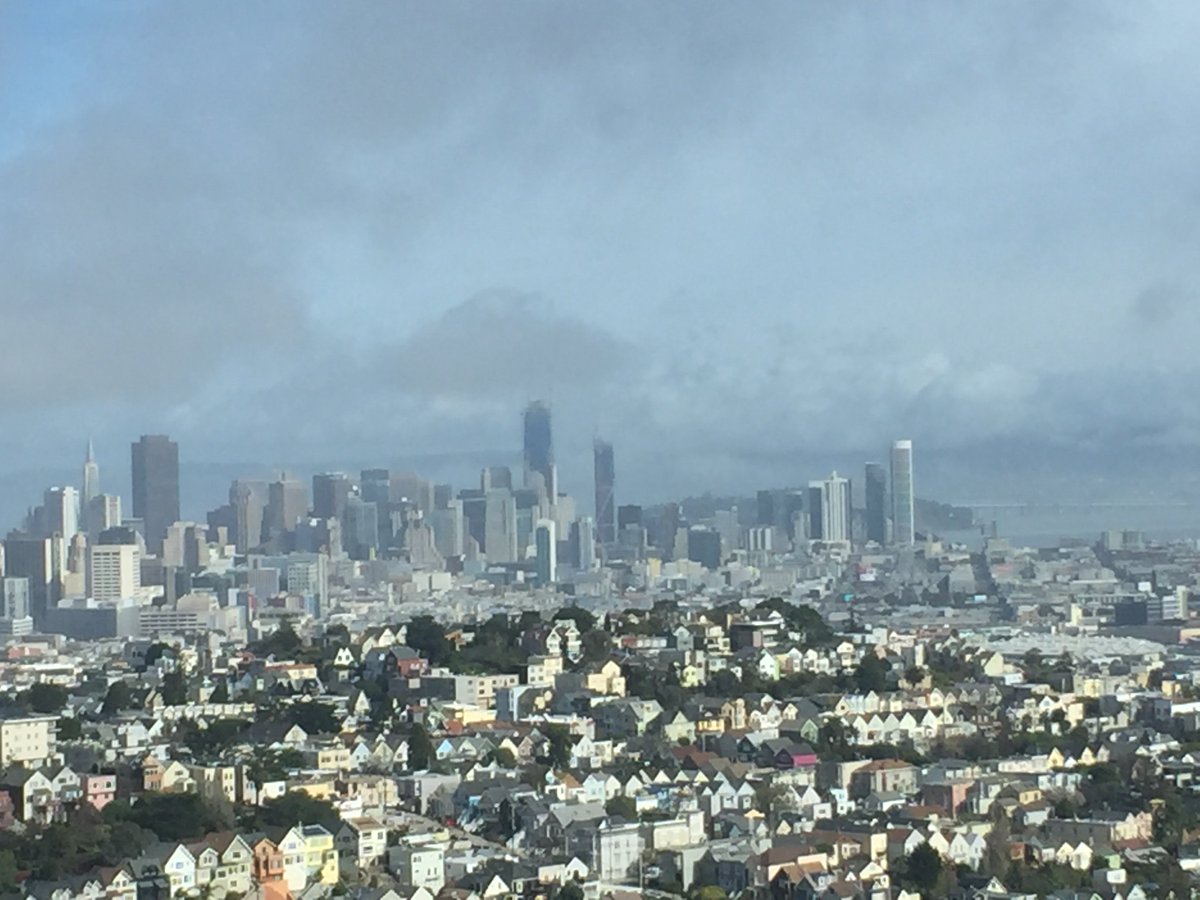 baierfire's tweet photo. One of my fave views of SF and visual proof that @Salesforce really is in the cloud. @Benioff https://t.co/f6wrOtzQQl