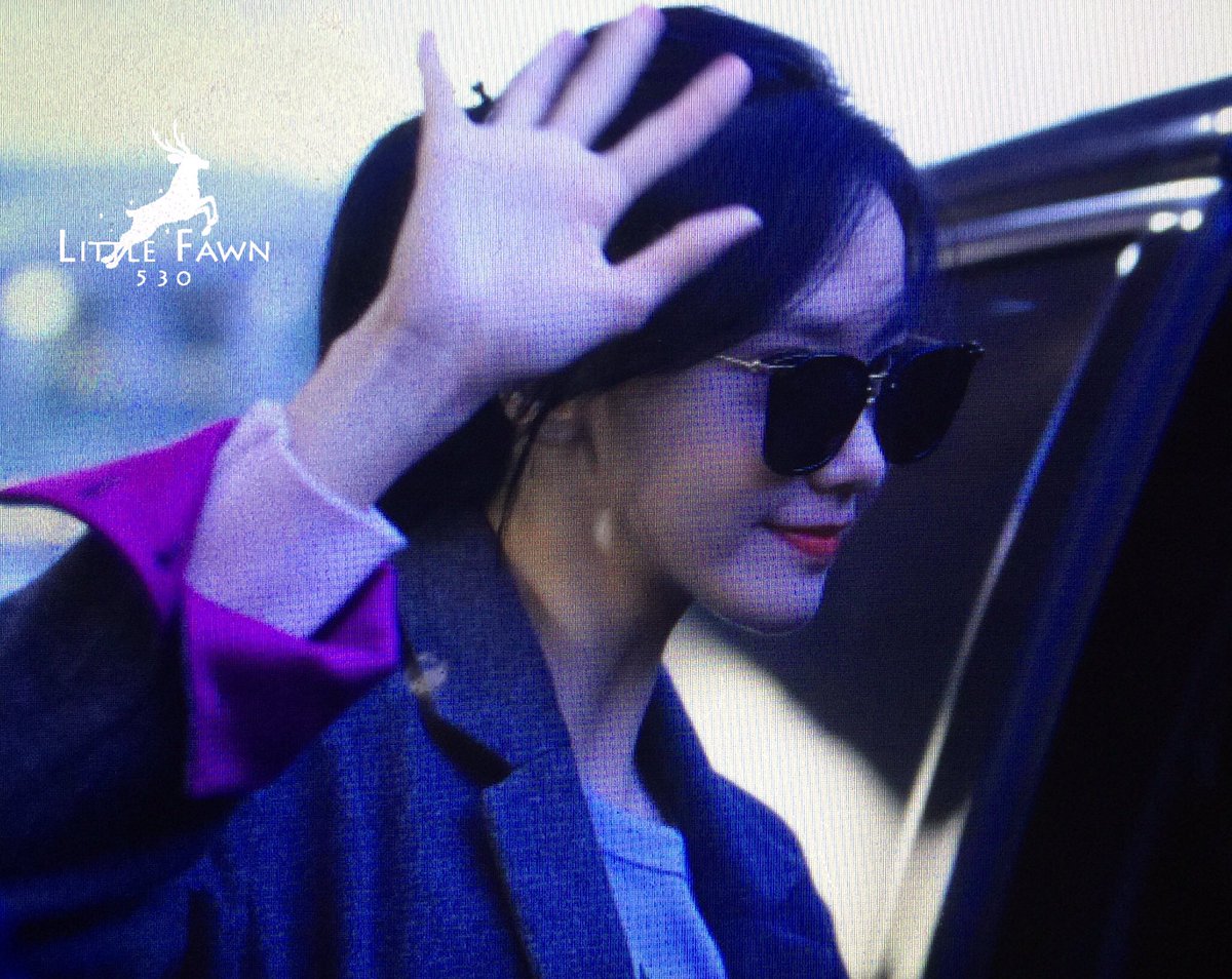 [PIC][11-02-2017]YoonA trở về Hàn Quốc vào sáng nay C4VtJFkUEAA6DpN