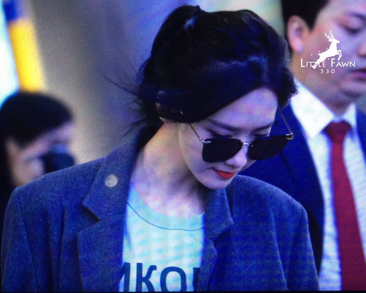 [PIC][11-02-2017]YoonA trở về Hàn Quốc vào sáng nay C4VtJFnUcAAJZin