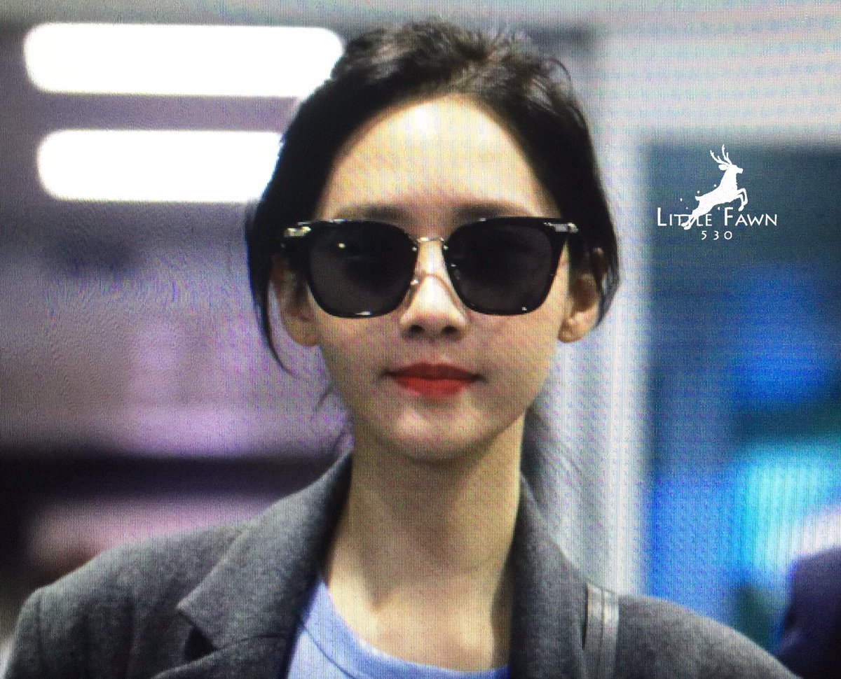 [PIC][11-02-2017]YoonA trở về Hàn Quốc vào sáng nay C4VtPPBVcAAwCGp