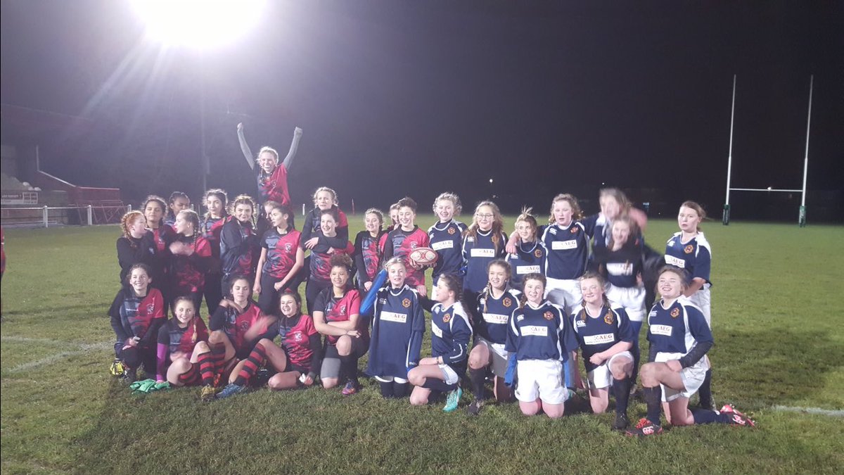 slawley15's tweet photo. Had such an amazing night tonight!! Well done girls, I'm so proud of you all❤🏉 https://t.co/t7d5FpcFDH