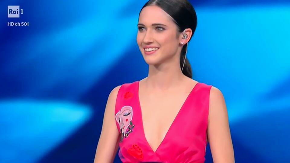 fedgiovanni's tweet photo. Lodovica Comello LA VERA BELLEZZA del #festival #sanremo2017 #lodovicacomello @lodocomello #verabellezza https://t.co/e8dGLOOYlG