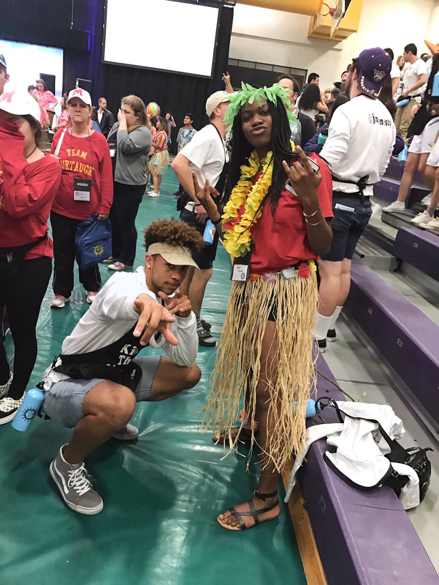 elonaogbaudu's tweet photo. Happy birthday @andretyresee 🎉 it was great meeting you @ #aascstate ‼️ &amp; I hope you had a great day🎆 https://t.co/AkD2ciuNEF