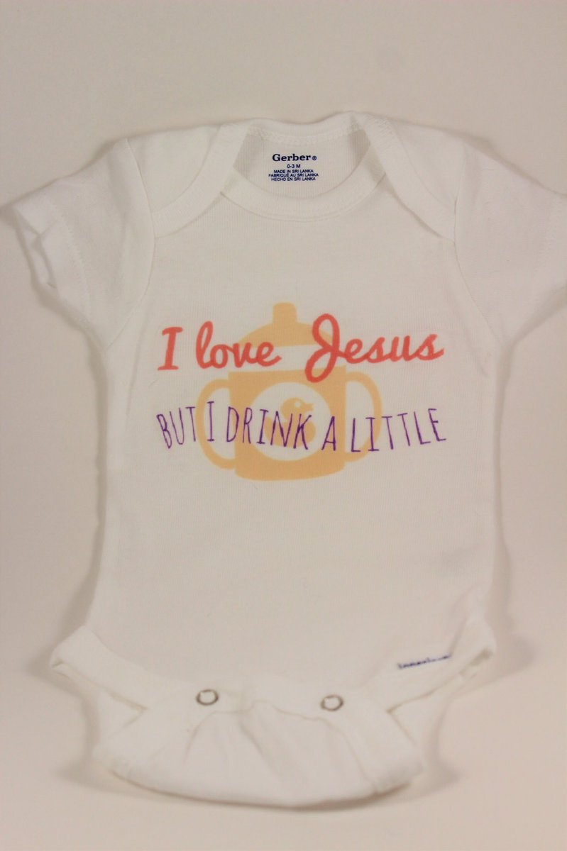 SimplyDimplyDes's tweet photo. Check this onesie and several others out at https://t.co/Al2bYgnqA2 !! #cute #onesie #baby #pregnant #drink #gift #babyshower #funny#clothes https://t.co/mQXLZBThzc