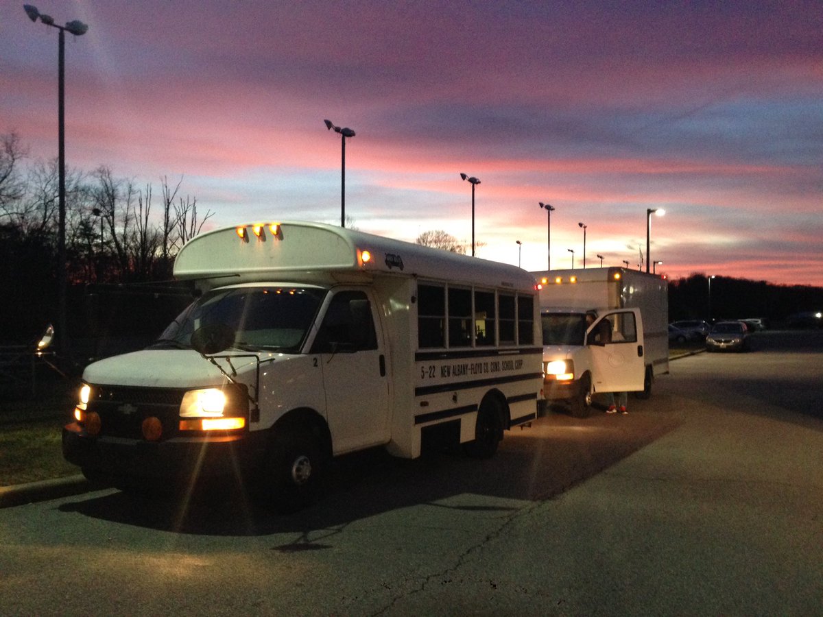 WeareFCBand's tweet photo. #FC #EmeraldGuard leaving this evening for #WGI Knoxville Regional...knock 'me over in Knoxville! #Aquatica https://t.co/j7ftrcr3Sd