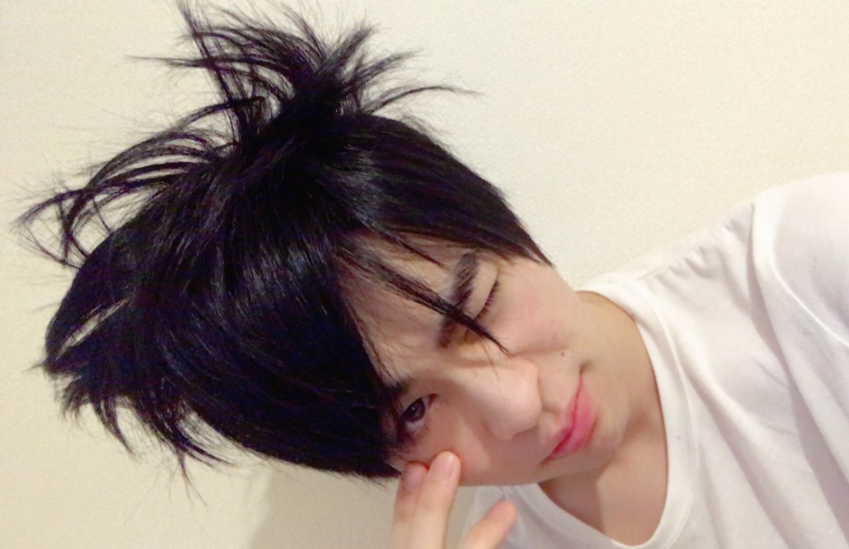 西銘 駿 En Twitter おはようございます お風呂上がって 髪乾かさないで寝ちゃうと 朝起きた時髪の毛凄いことになってますよね 笑 この髪型で 出かけるので見つけたら声かけてね 西銘 駿 En Twitter おはようございます お風呂上がって 髪乾かさないで寝ちゃうと 朝起きた時髪の毛凄いことになってますよね 笑 この髪型で 出かけるので見つけたら声かけてね