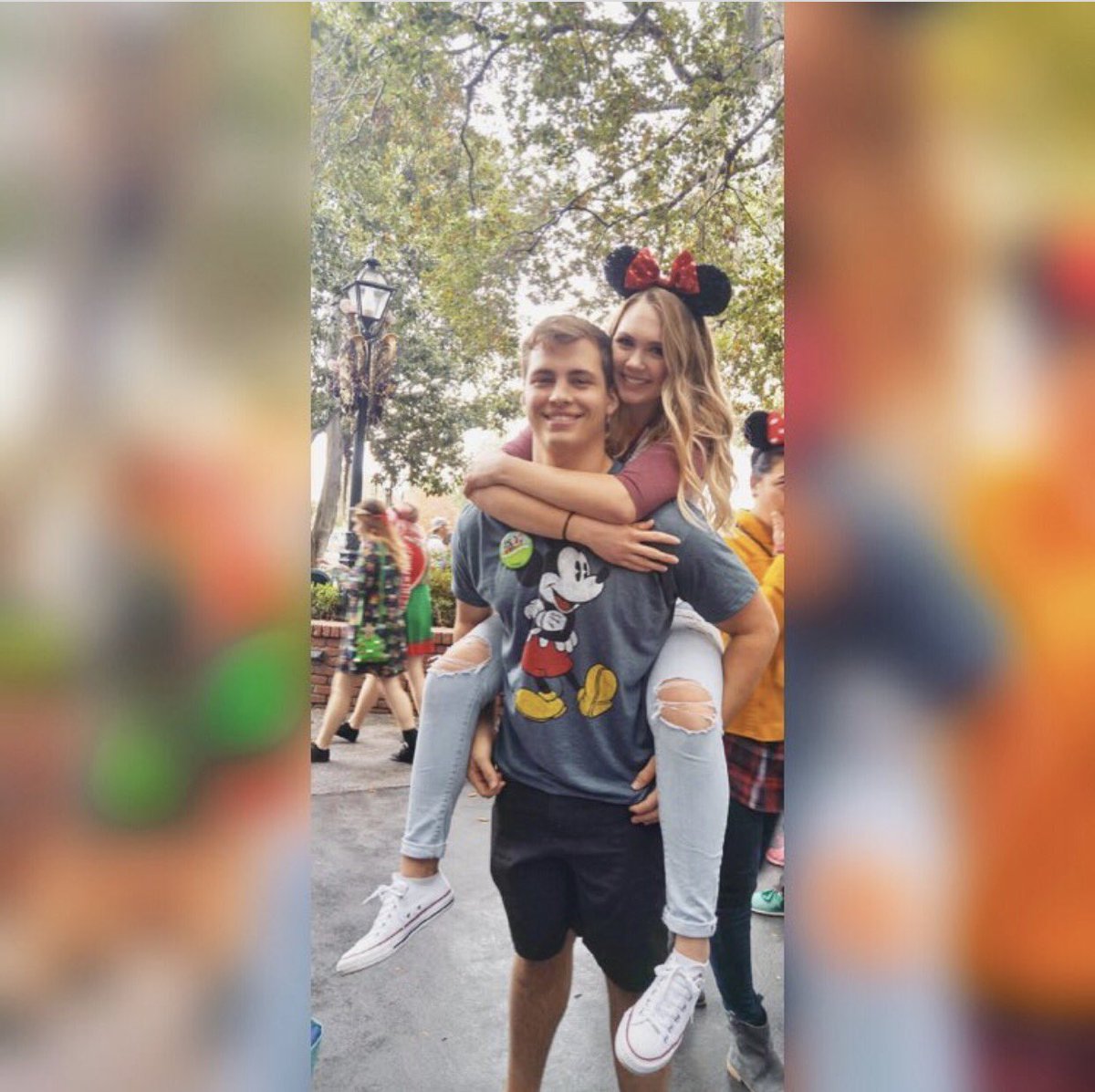 ToriMorgan96's tweet photo. Just a cute Disney pic https://t.co/1HfnZa99Fe