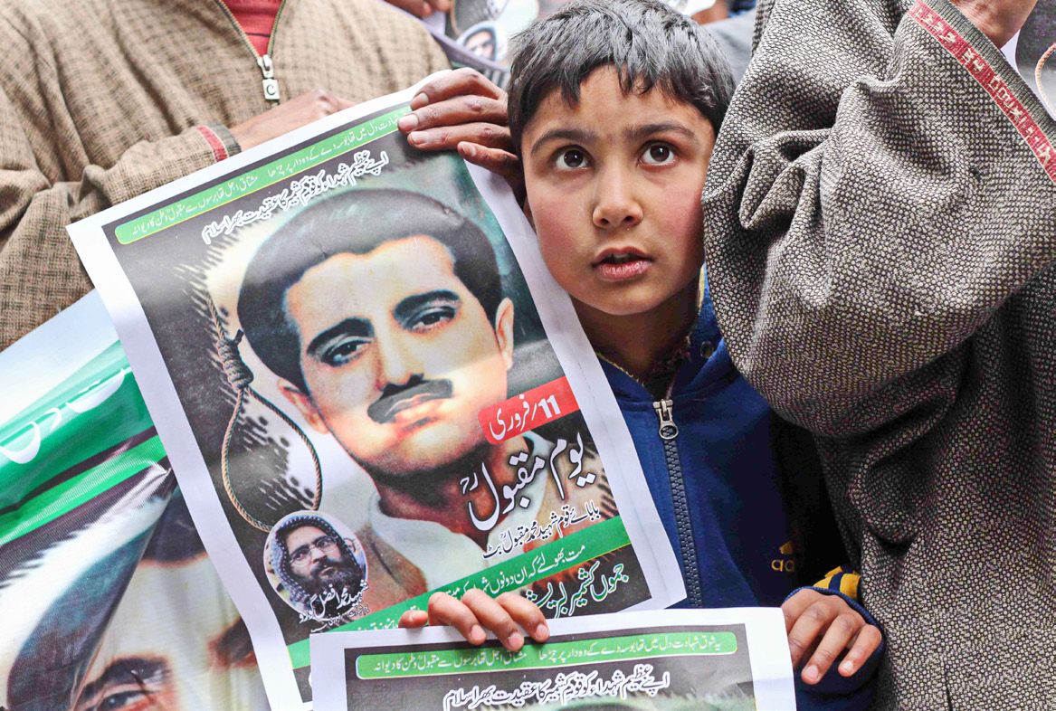 Kashmir_Reader's tweet photo. Kashmir shuts to remember Maqbool Bhat - https://t.co/NzzkfNCTzN https://t.co/DgFXQ3JT6o