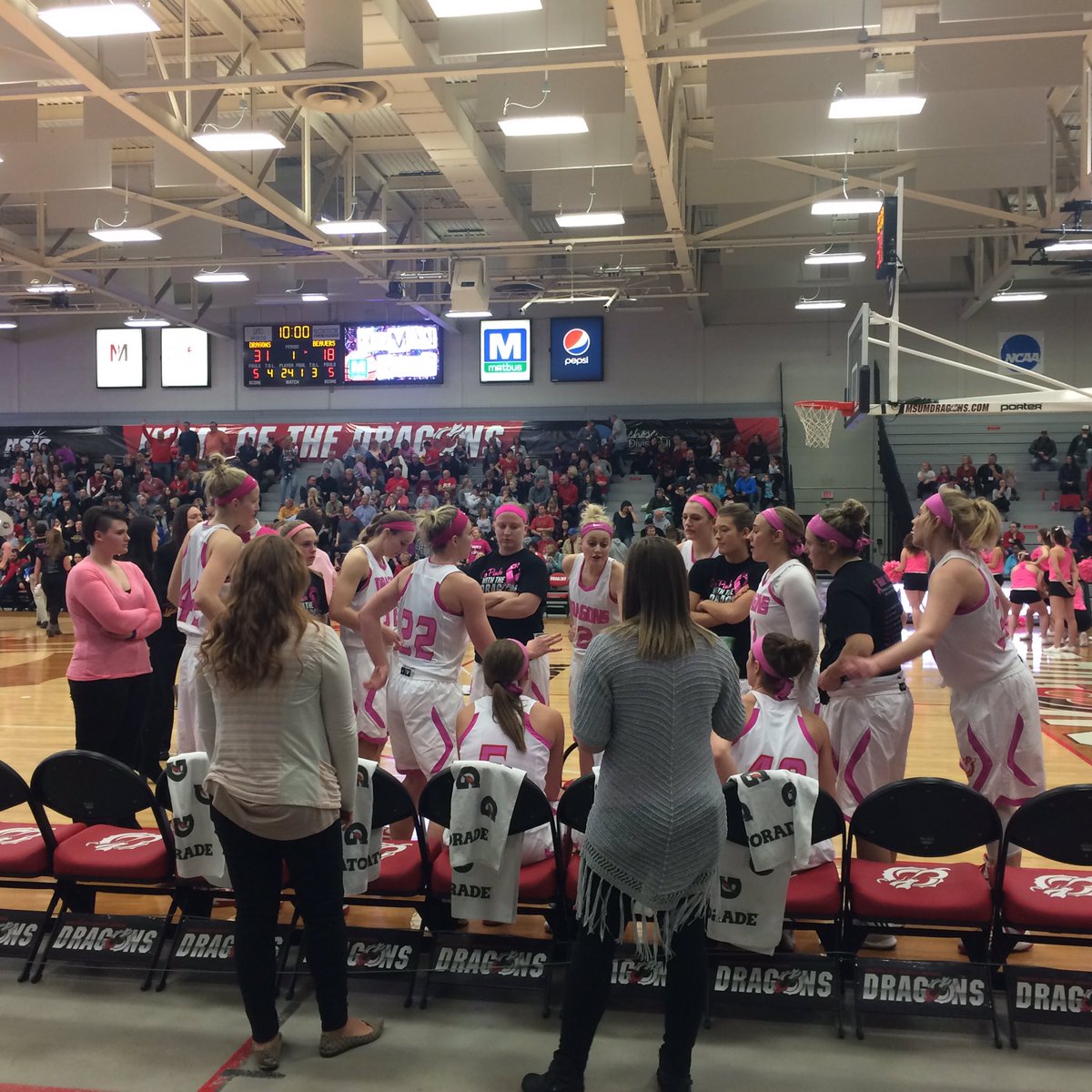 MSUMDragonFire's tweet photo. Thanks for the @MSUM_WBB for all of their help with #GoPink2017 fun to see them playing on Pink! @MSUMDragons https://t.co/WSrhqFh54K