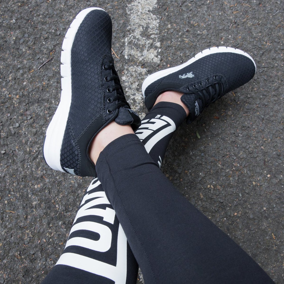 Atlanticbrandsa's tweet photo. The Tydro is super sleek, padded for ultimate comfort 🙌 The perfect everyday pair of kicks 👟 Shop this pair now at https://t.co/mJfG5JwPr8 https://t.co/3XRCeGaTLJ