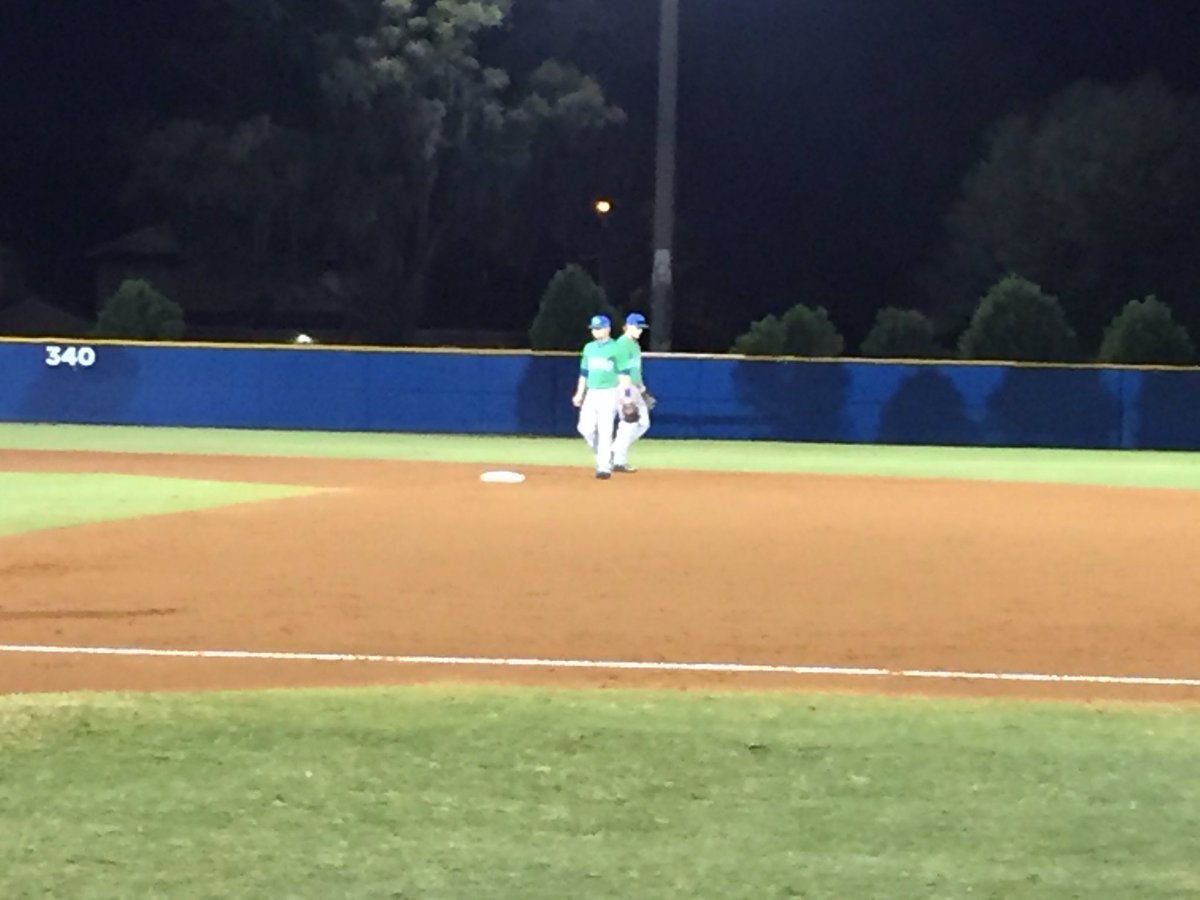 HCBradley14's tweet image. DP connection up the middle 2014 Alum Nic Strasser 2B &amp;amp; 2016 Alum Tanner May SS! UWF vs Rollins! #ThemDPBoys