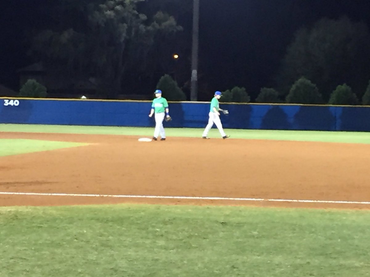 HCBradley14's tweet image. DP connection up the middle 2014 Alum Nic Strasser 2B &amp;amp; 2016 Alum Tanner May SS! UWF vs Rollins! #ThemDPBoys