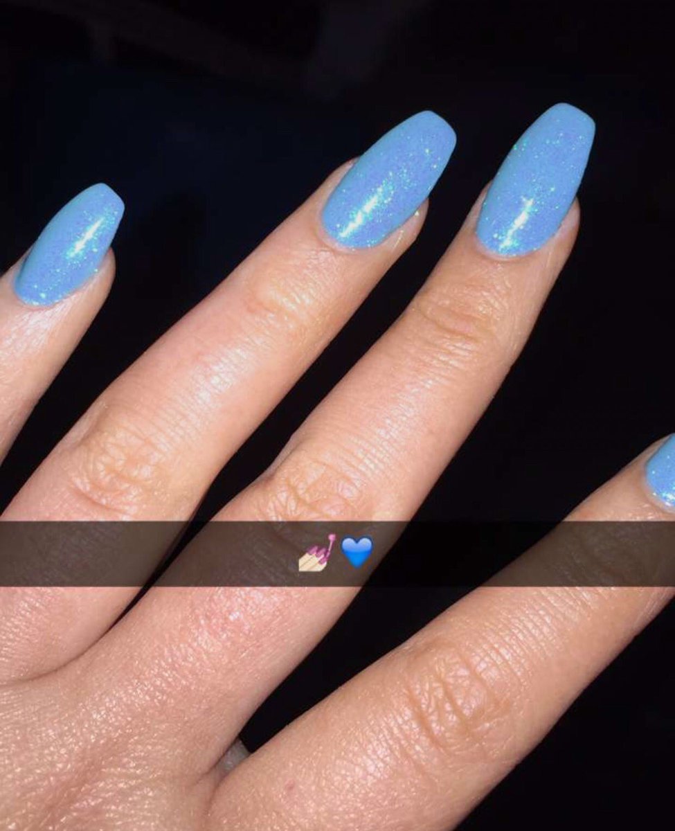 polishedbarnes's tweet photo. Client nail selfie! In love with this holiday colour/glitter combo 😍 #summer #nails #shellac #nofilterneeded https://t.co/aT61KAYHuS