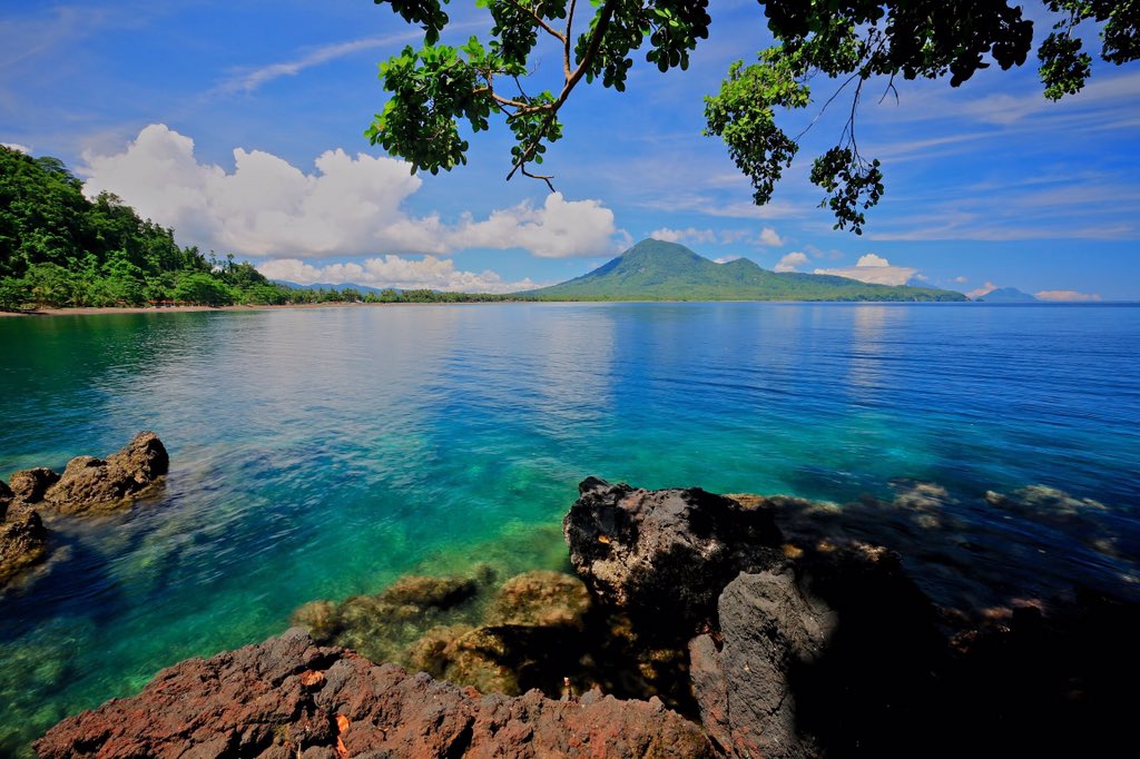 chaidil_teuku's tweet photo. Pantai Disasusupu Halmahera Barat #pesonaindonesia #hunting #acehindahlagoina #jailolo #topimage https://t.co/zRUSeUrQ4F