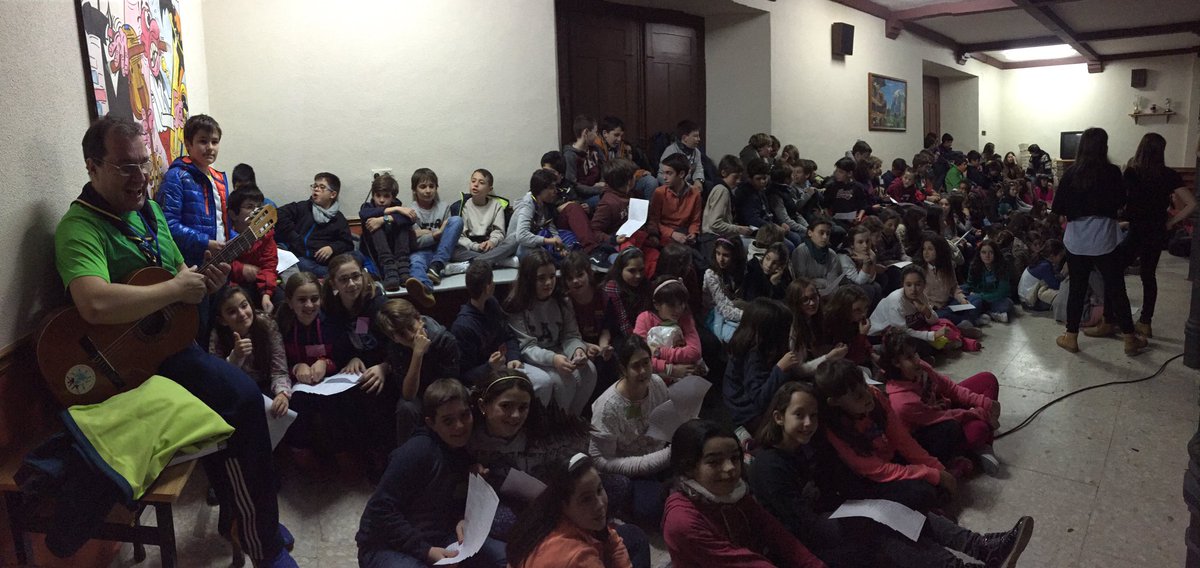 Alcorvalladolid's tweet photo. Hemos tenido una velada estupenda donde nos hemos conocido un poco mejor con las presentaciones de cada ciudad ☺ https://t.co/zHWndmJIb1