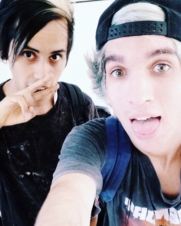 FreakOutBanda's tweet image. Preparando el show del 17💪🏻💪🏻