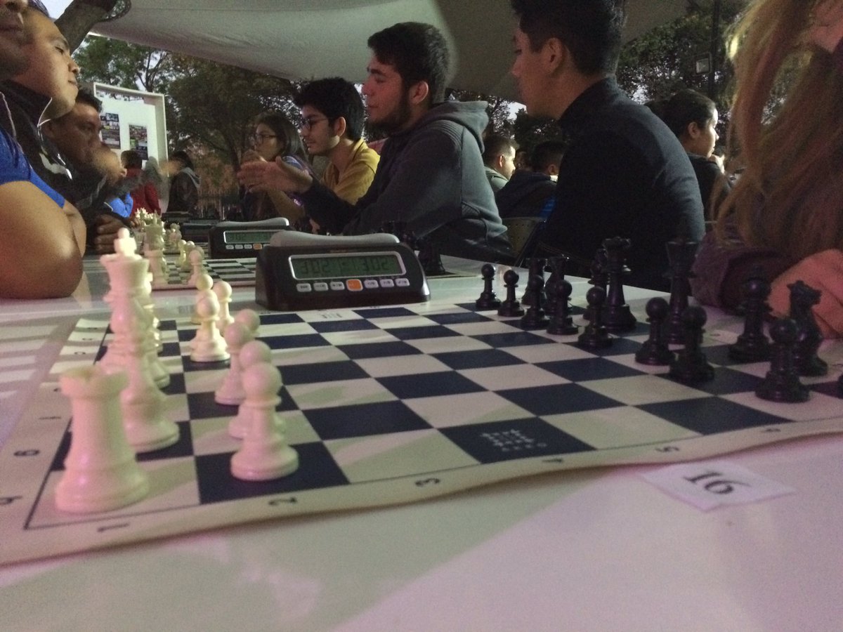 CasadelLago's tweet photo. Las emociones se intensifican conforme avanzan los competidores; 4º Torneo de Ajedrez Blitz Vicente Leñero, ¡agradecemos su participación! https://t.co/j8psfcaCAp