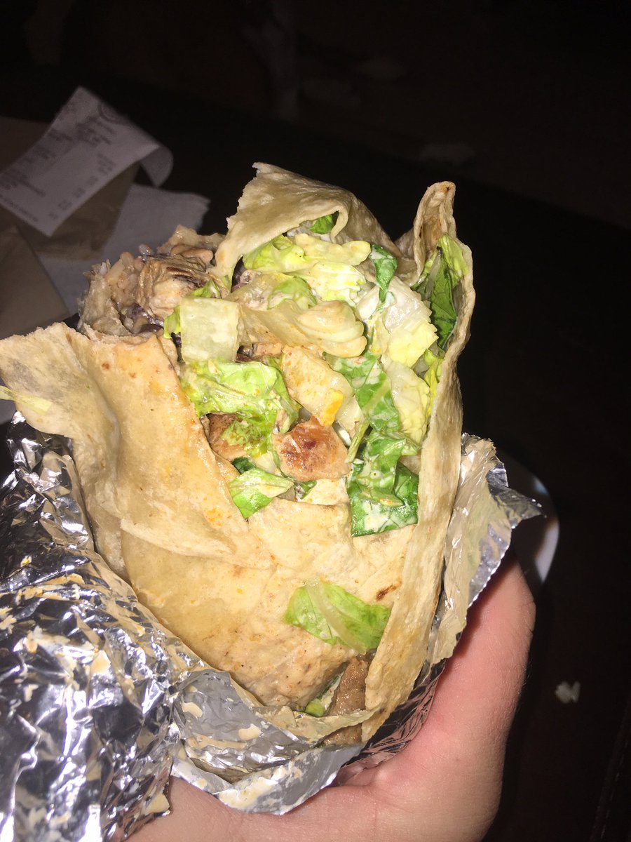 GrantSimpson88's tweet photo. Dear @ChipotleTweets thanks for NOT WRAPPING my burrito 👍👍 #shittacosalad #stuart #FL https://t.co/uniS0bvToL