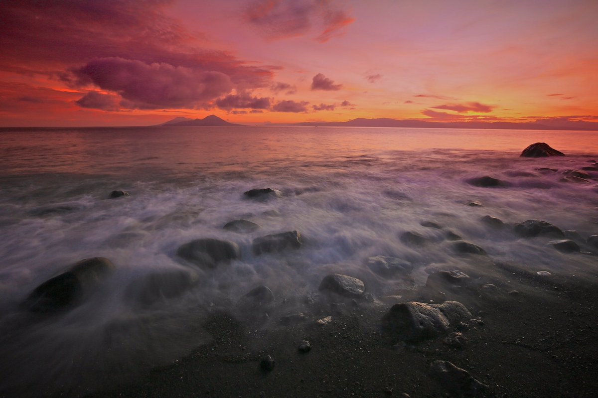 chaidil_teuku's tweet photo. Pantai Bua-Bua Ternate #pesonaindonesia #acehindahlagoina #hunting #topimage https://t.co/pUMREwMt02