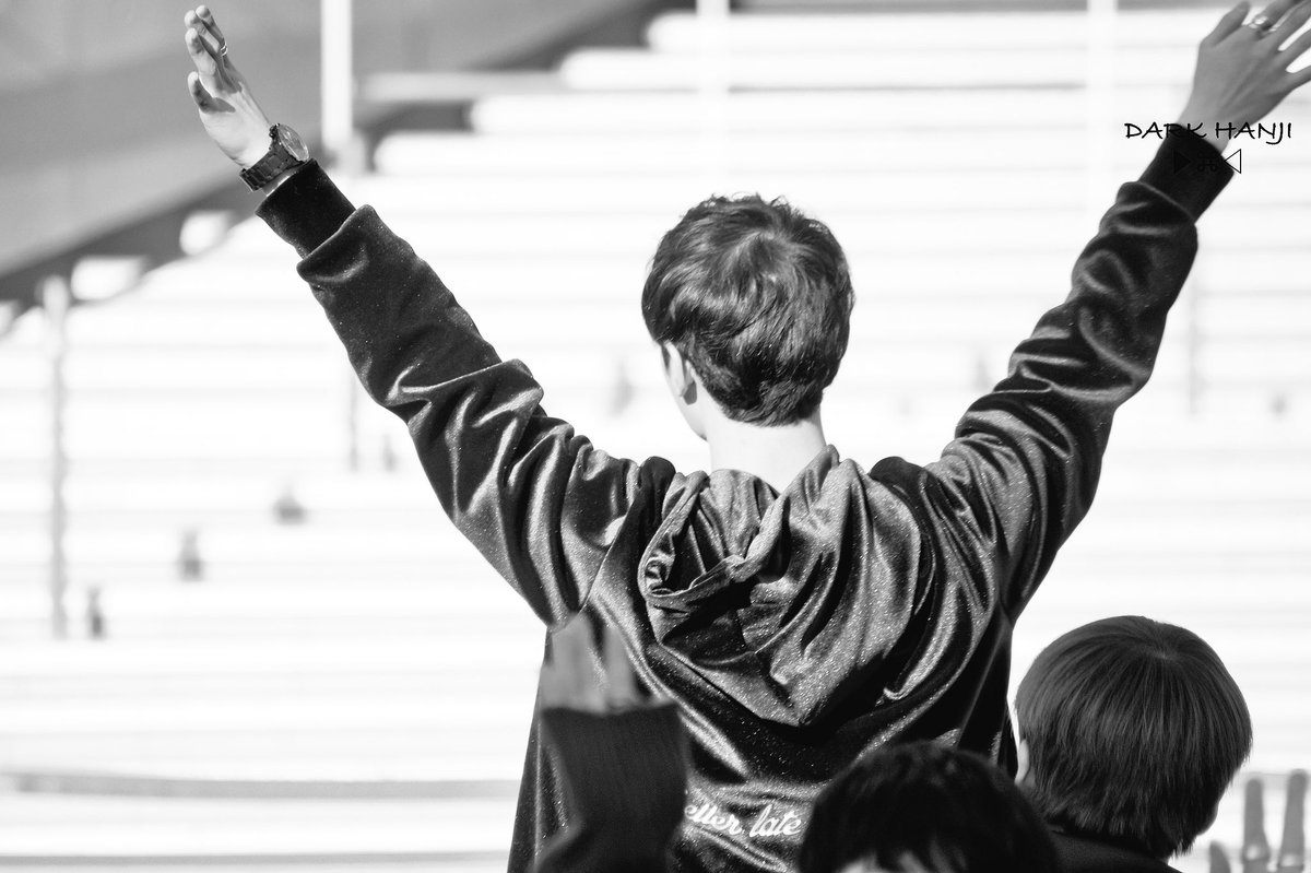 darkhanji_wei's tweet photo. 170204 도쿄 릴리즈 @UP10TION 

만세~만세🙌🏻비토 키야미><
고결이 정말 비토 좋아하네😏♡

#업텐션 #비토 #BITTO #이창현 #ID
#UP10TION #ビト #BITTO #고결 #コギョル #KOGYEOL https://t.co/yi49TeqHbI