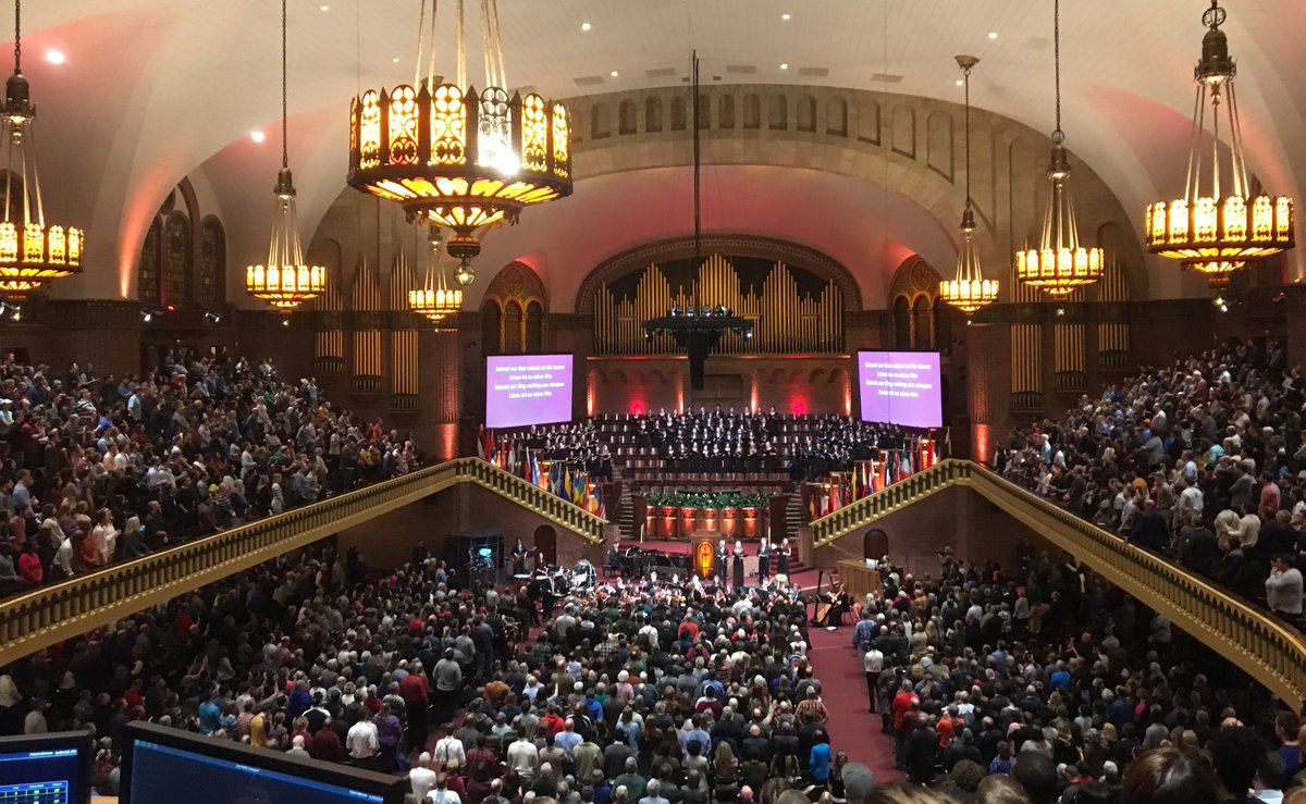 A God honoring night of preaching, teaching and music at Moody Church for #MoodyFW w/ @drtonyevans