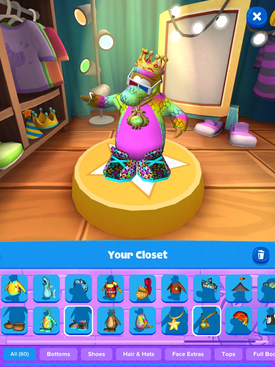 BloxorzCP's tweet photo. Which style do you prefer? Those are the styles I wear the most on Club Penguin Island! https://t.co/QRpWV4ggFw
