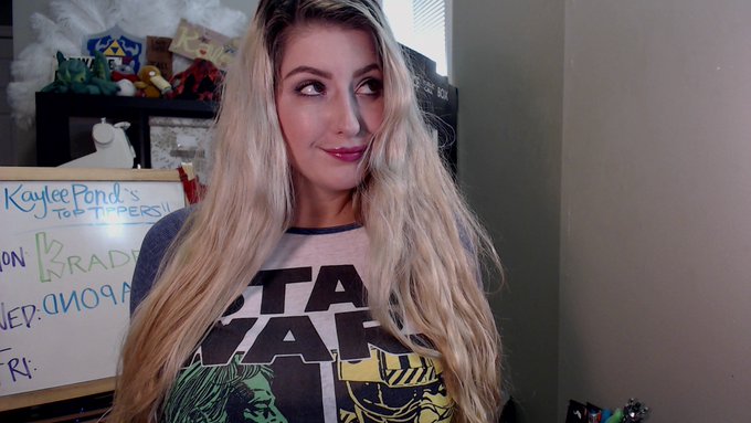 Anyone up for a little game of Tip Roulette? I'm online now!  https://t.co/mp8SXn1mor https://t.co/5