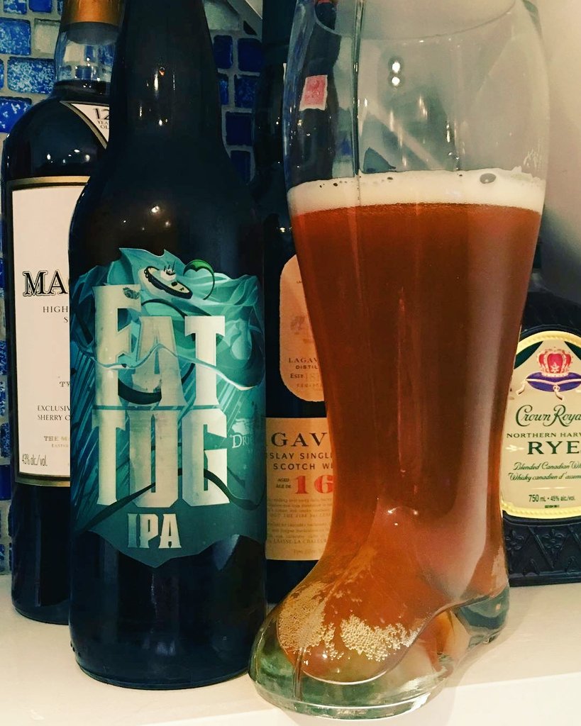 SOBeerBoys's tweet photo. Toooot toooot! This delicious @driftwoodbeer Fat Tug IPA deserves its spot on the top shelf. Perfect bevy to kick off the weekend #bootglass https://t.co/f342ZIC1a8