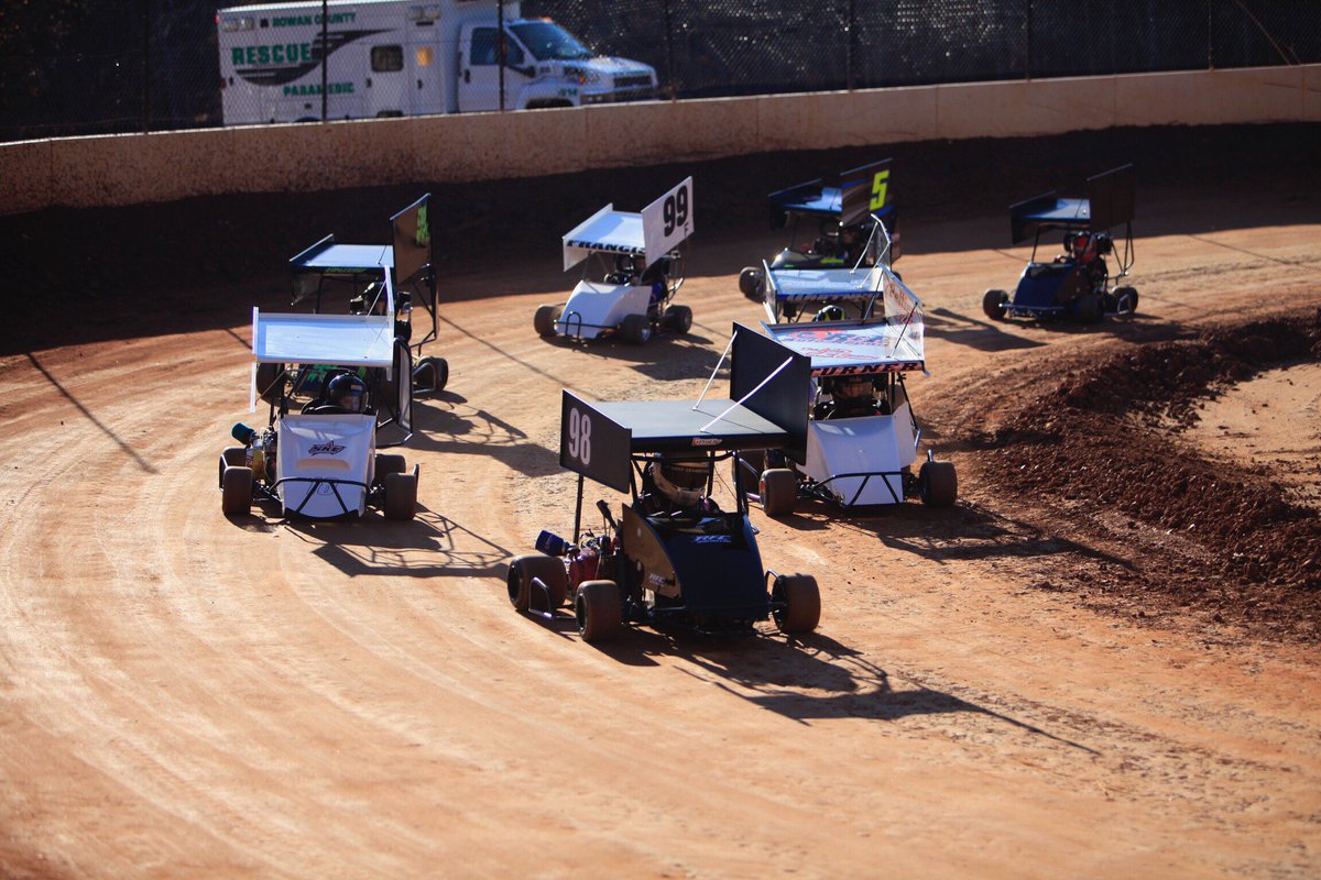 GrayLeadbetter's tweet photo. Still stoked from my #minioutlaw race last week #fbf #karts #dirttrack #girl #racer https://t.co/tfNJRuAHT9