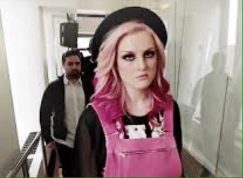lerrie_'s tweet photo. When someone cancels plans last minute : https://t.co/aP0YCDGjSA