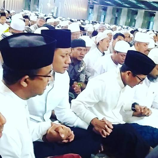 #Indonesia make #ISLAM GREAT again!!! 

#AksiBelaIslam112 
#FreedomIsFreeGiftFromAllah

Photo by 
<a href="/relawanfoto/">Relawan Foto</a> &amp; IndonesianNetizen
Thanks