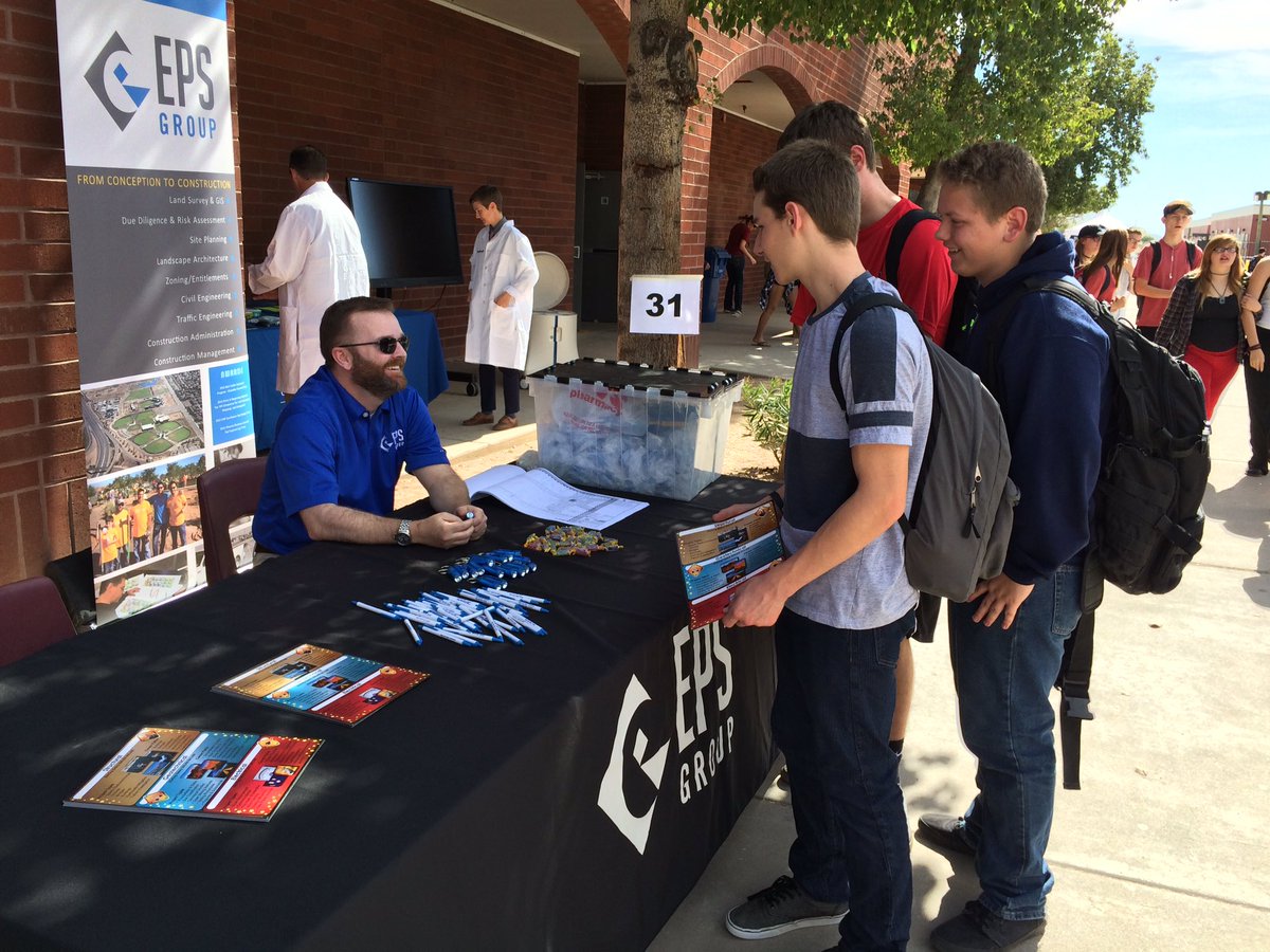 RMHSBioMed's tweet image. Fun times at RMHS STEM Day!!