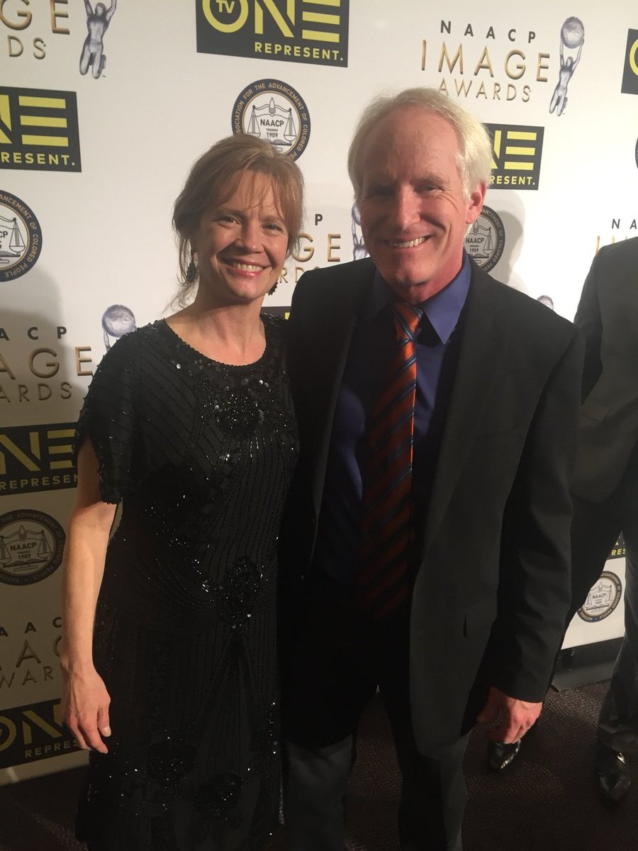 bob_hercules's tweet photo. Julie and at @naacpimageaward https://t.co/rqcTxsTKkC