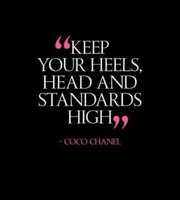 empowomening's tweet photo. Mantenga tus tacones, tu cabeza y tus estándares altos 👍🏼💃🏻👠👑 #PowerfulWomen #MujeresPoderosas #MulheresPoderosas https://t.co/EEQsWkzvf0