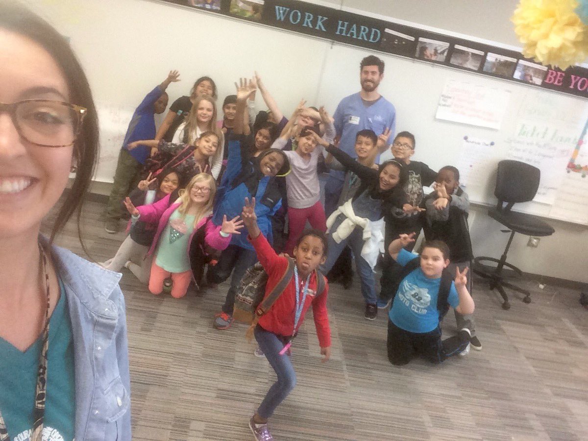 MrsWellnerSH's tweet photo. Today, we had a very special guest visit us from the UMKC School of Dentistry teach us about our teeth!!! #DentalHygiene @theSMSD https://t.co/eW8fxKc0Kl
