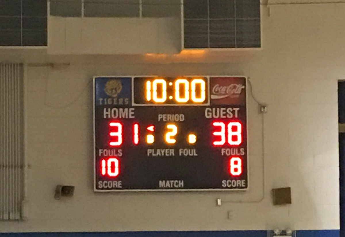 GraysonLawrence's tweet photo. Bulldogs lead at the half!! 38-31 Go BULLDOGS!!!@TCBOE_SPORTS @Winterboro_High https://t.co/afPCidipDc