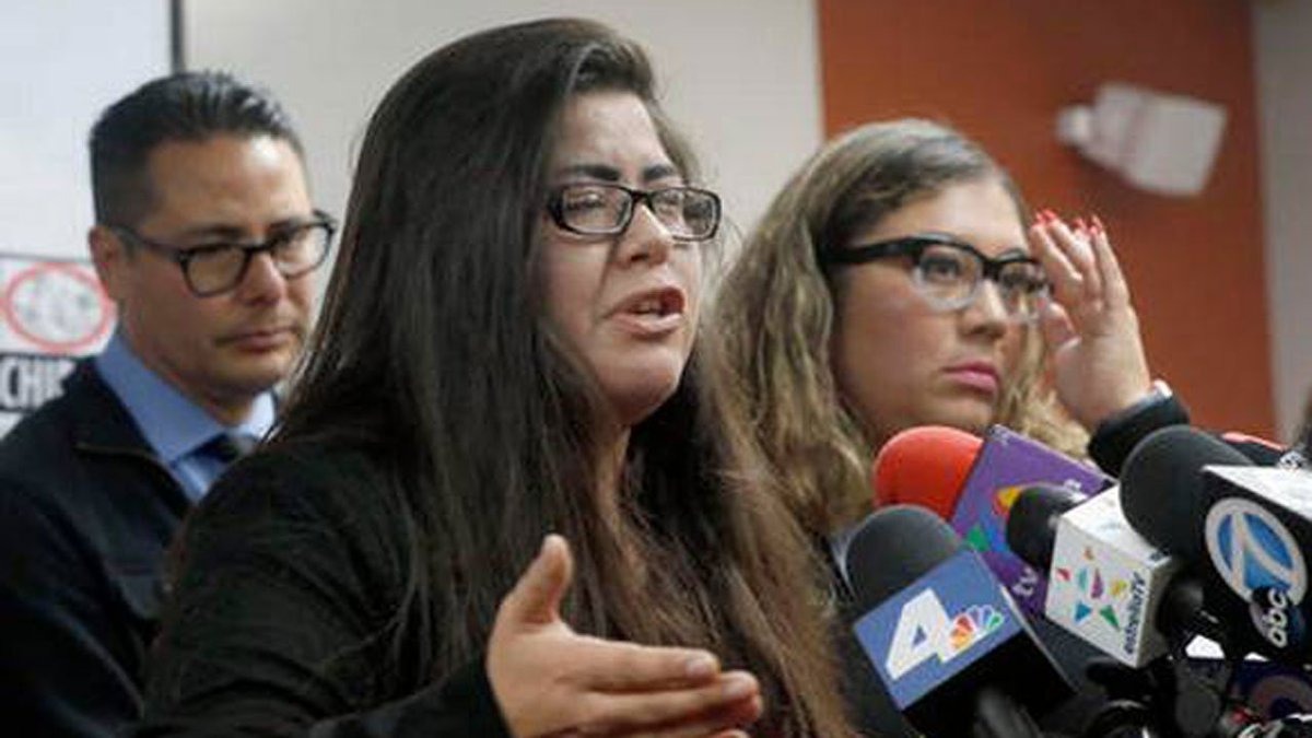 Federal agents conduct immigration enforcement #ICEraids this week bit.ly/2kSiZfV https://t.co/PDQ07U7fb0