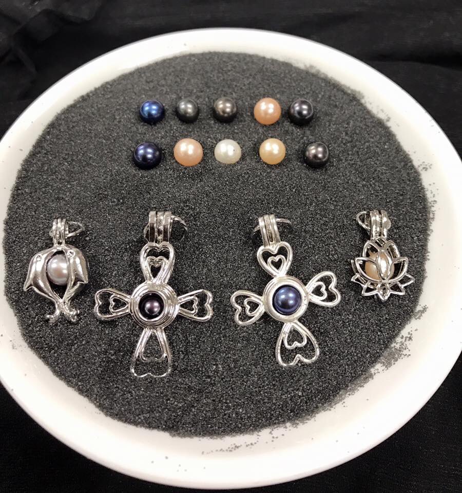 PoolSidePearls's tweet image. #pearlparties #hostapearlparty