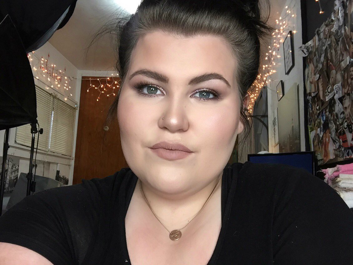 _MaggieMUA's tweet photo. Recreated @toristerling_ newest video on her dramatic valentine's glam video (with a little variation of course) &amp; i'm OBSESSED 😍 https://t.co/VPDagiynE3
