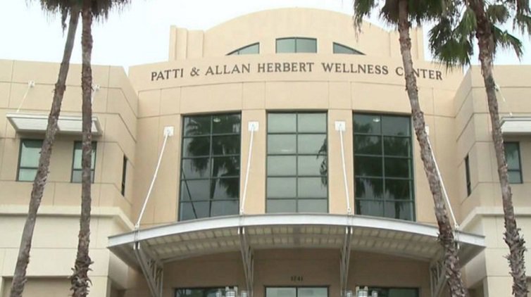 Suspicious device found at UM Wellness Center is not a danger to students, police say bit.ly/2lAEK3L https://t.co/fV8YiZxAWn