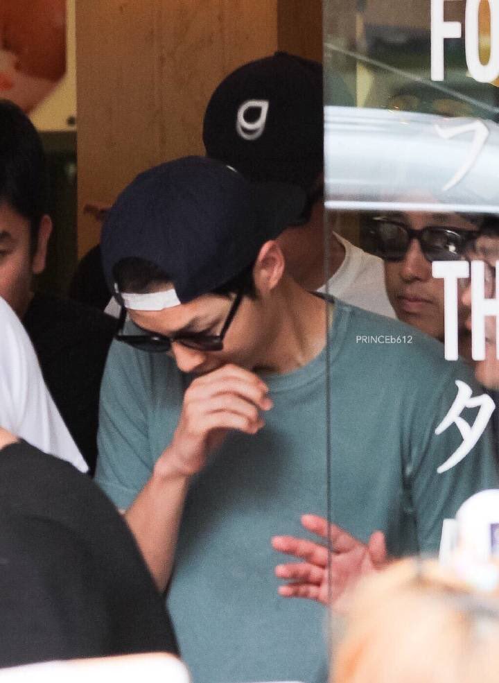 FonPitcha's tweet photo. ครั้งนี้มาไทยจะไปนวดอีกมั้ยน้าาาา ชุ้นว่านางต้องไป5555 คิดถึง❤️💕 
Cr:logo
#WelcomeSongJoongkiToThailand https://t.co/NHiiqUqzSK