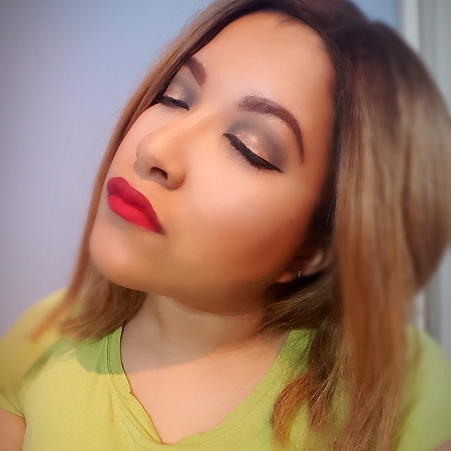 MonajaiBeauty's tweet photo. Just finished with this look and I love how bold it is! It feels like I'm back in Egypt 😂 #beautyblogger #youtuber #cameraqueens https://t.co/SDKy1oZCLW