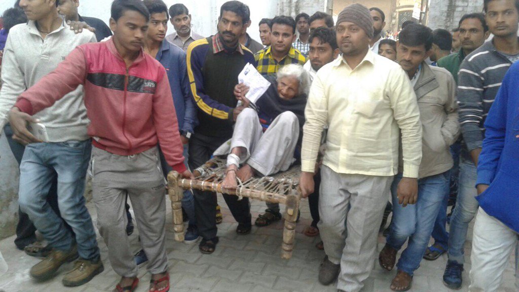 timesofindia's tweet photo. 115 year old woman casts her vote in Mathura

#StatePolls #UPPolls https://t.co/nc3Fpaf6qG