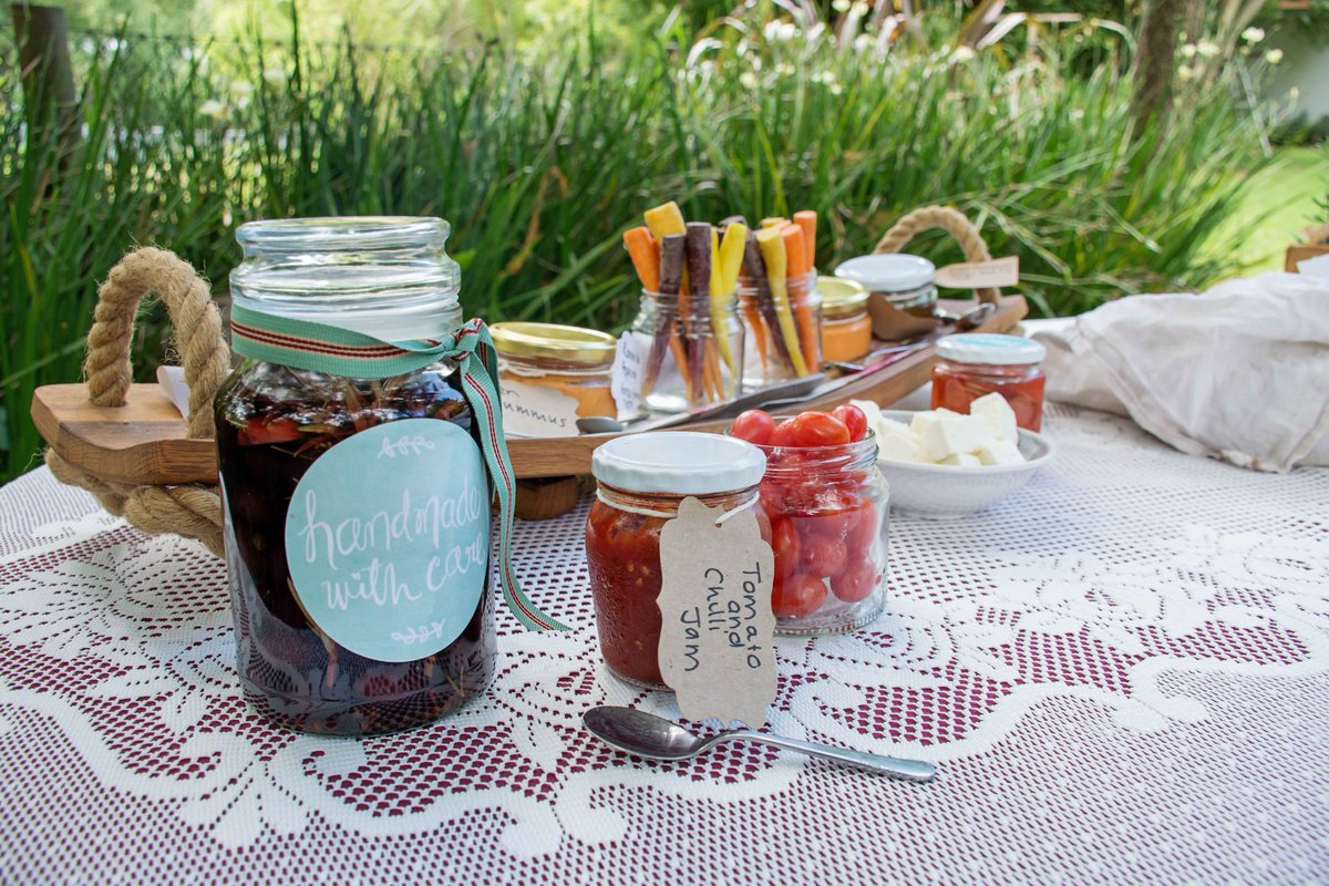 EscapeExplore's tweet image. This is a little taste of how we do picnics in and around #LoveCapeTown #ForagingTable in surprising locations. #likenonebefore