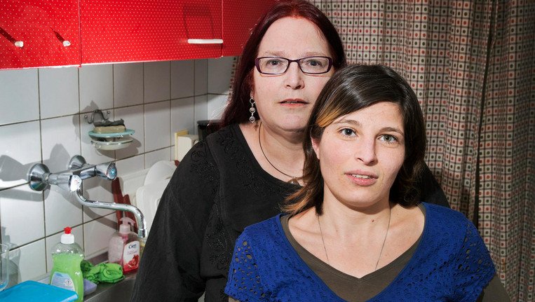 Wat als je op jonge leeftijd de dood verkiest? Monique de Gooijer (59) vertelt het verhaal van haar zoon Eelco beta.trouw.nl/samenleving/-i…