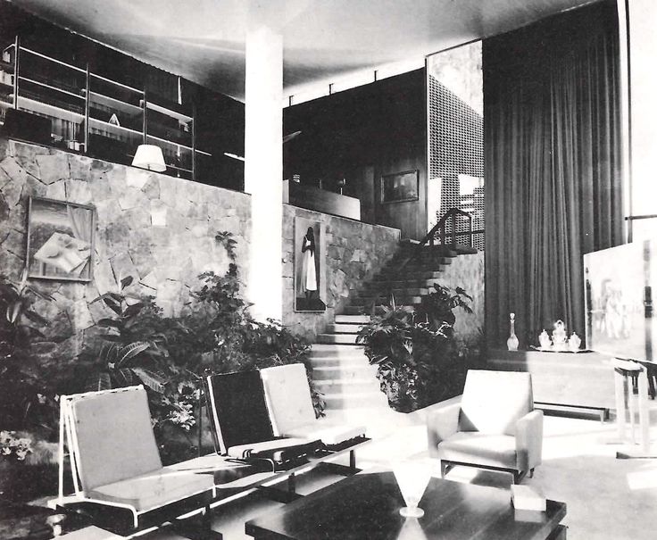 #100x100masterhouses
Casa en San Ángel México 1958
Paraguas techo y columna interna Félix Candela 
Arq. Jaime Ortiz Monasterio 
#murocortina