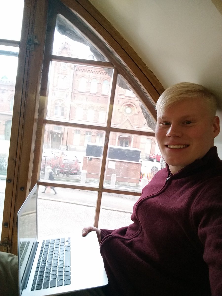 Profreidd's tweet photo. Nää ihmiset elää näin joka päivä;) #weareinflux #UI_com #PöhinäIsReal https://t.co/UV1gTYq4t7