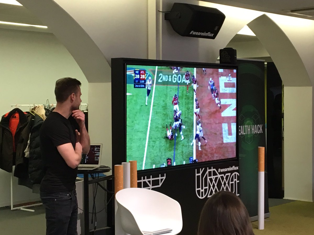 Heleonsaari's tweet image. #healthhack2017 Day3 Nyt haetaan momentumia by Helsinki thinkcompany. #weareinflux #savuttomuudenpuolesta